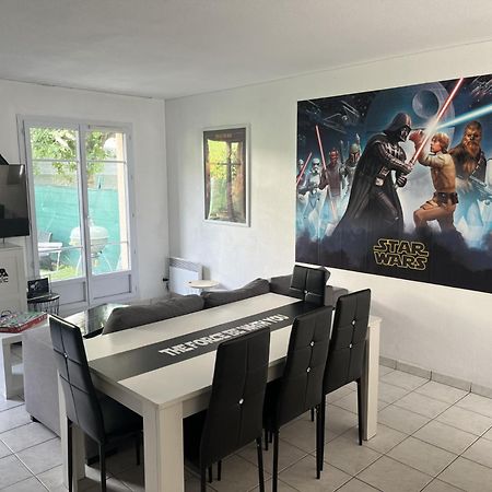 מאני-לה-הונגרה Maison Agreable Pour 6 A 5 Mm De Disney מראה חיצוני תמונה