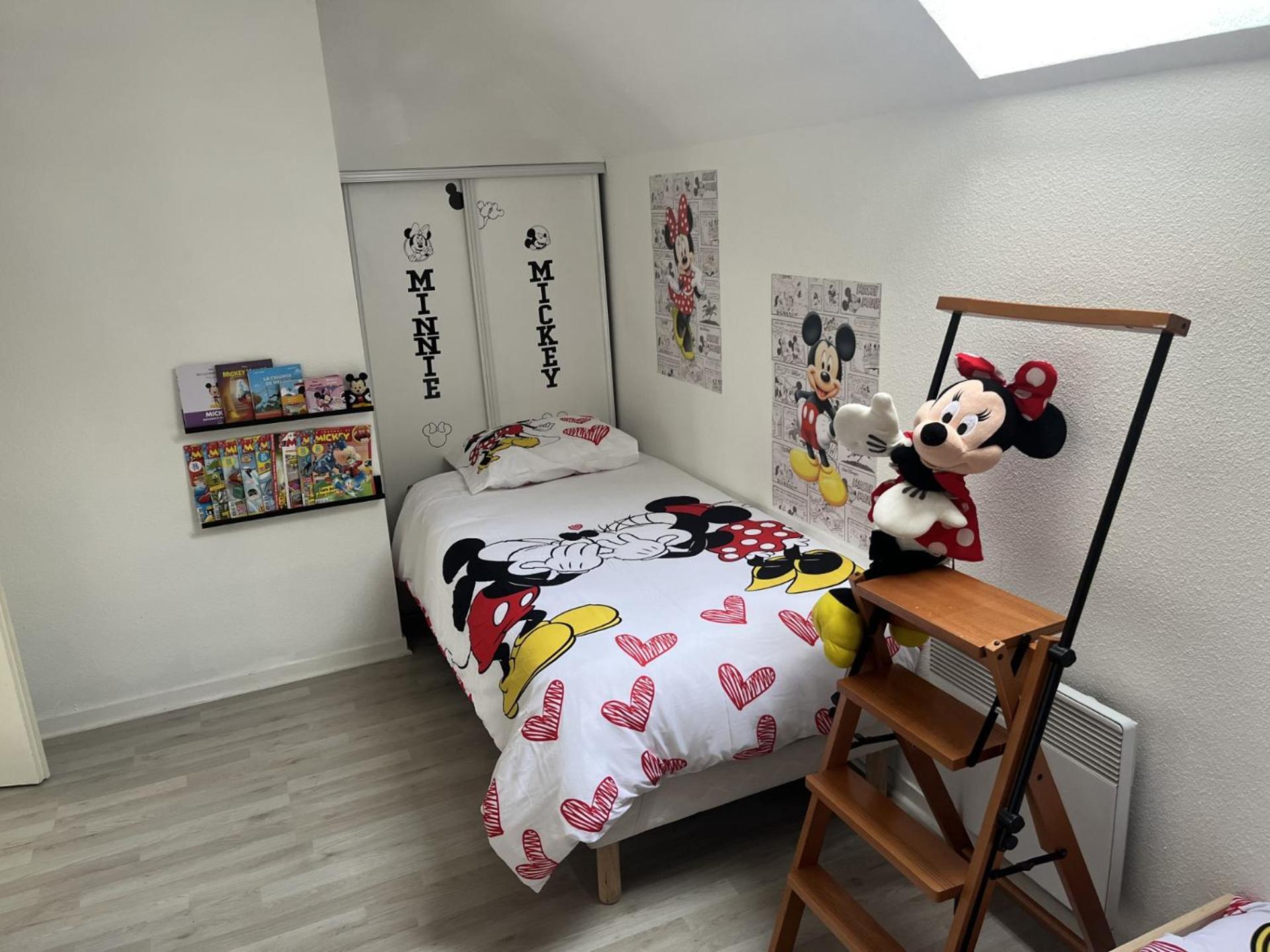 מאני-לה-הונגרה Maison Agreable Pour 6 A 5 Mm De Disney מראה חיצוני תמונה